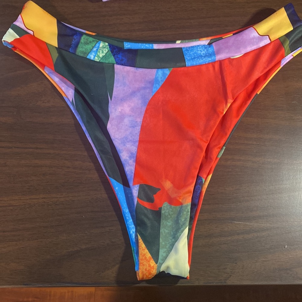 NWOT SHELN SWIMSUIT GRAPHIC TIE FRONT BANDEAU AND HIGH WAIST PANTY BIKINI - Picture 5 of 13